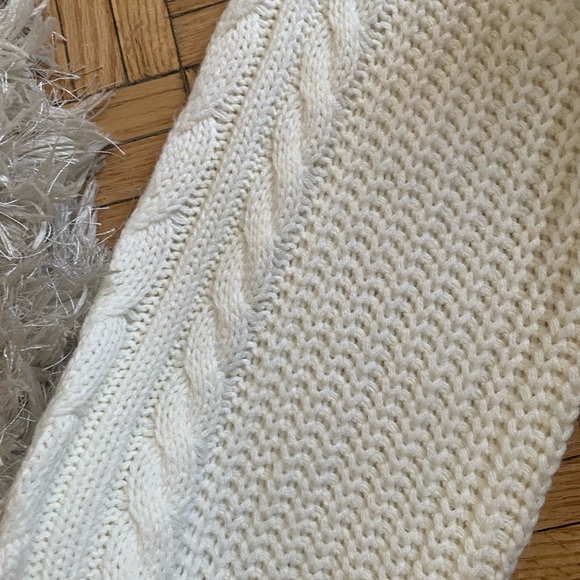 White knit sweater - Picture 2 of 4